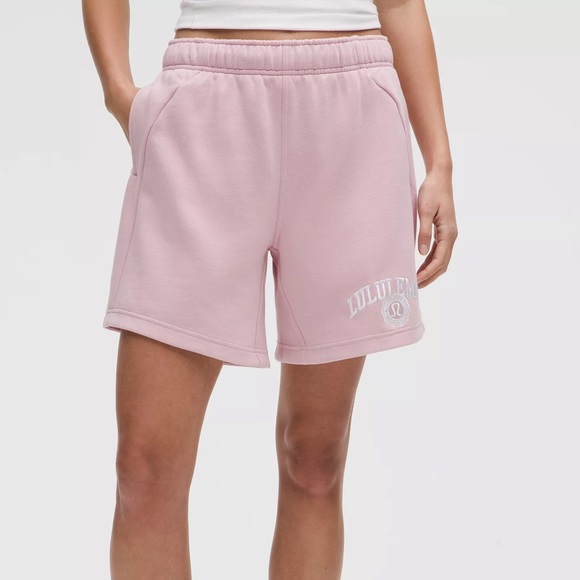lululemon Scuba oversized MR Shorts - Picture 1 of 7